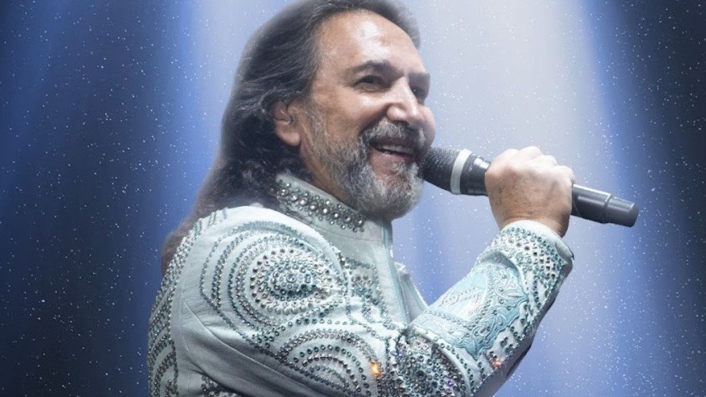 Marco Antonio Solis llega al Estadio Geba